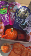Trick-or-Treat Skincare Kit – 8-Piece Halloween Bundle
